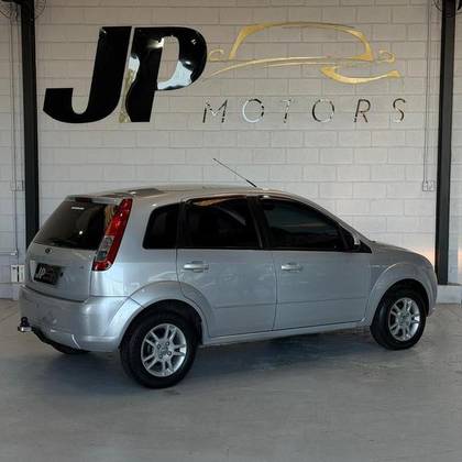 FORD FIESTA 1.6 MPI SEDAN 8V FLEX 4P MANUAL FORD FIESTA 1.6 MPI SEDAN 8V FLEX 4P MANUAL